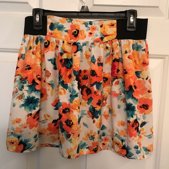 Joe B Dresses & Skirts - Joe B Sz L Orange Floral Print Mini Skirt